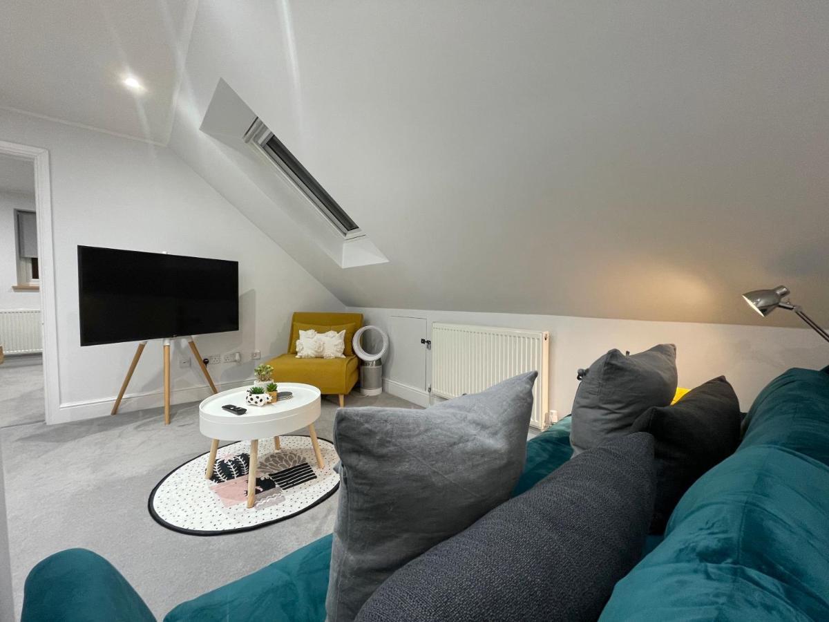 Unique Luxury Detached Apartment In Windsor That Sleeps 4 Exteriör bild