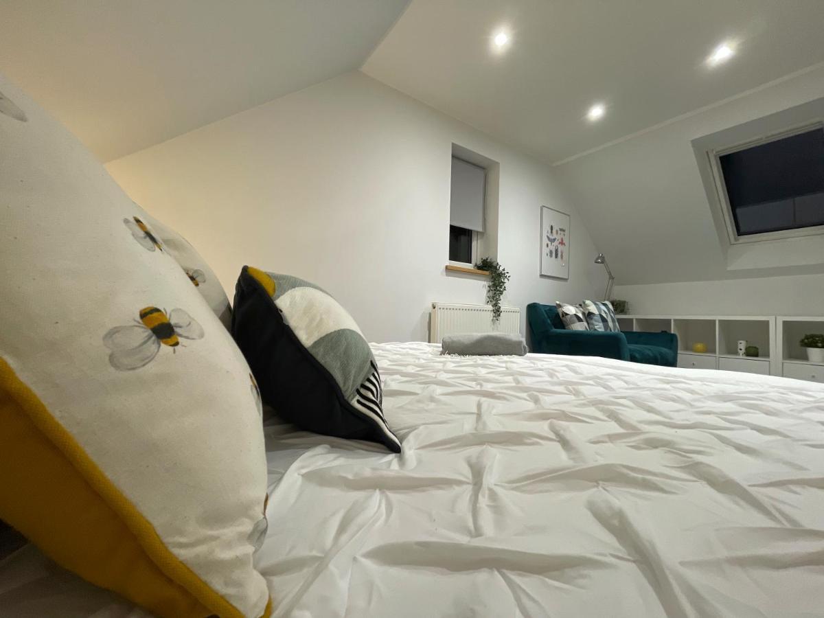 Unique Luxury Detached Apartment In Windsor That Sleeps 4 Exteriör bild