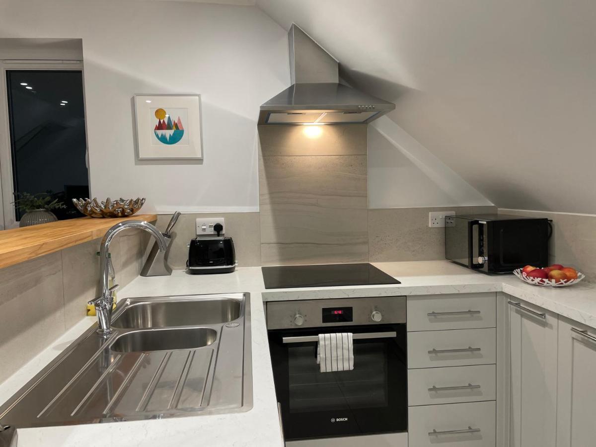 Unique Luxury Detached Apartment In Windsor That Sleeps 4 Exteriör bild