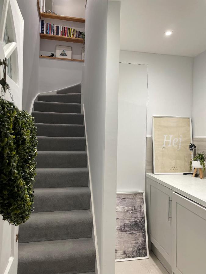 Unique Luxury Detached Apartment In Windsor That Sleeps 4 Exteriör bild
