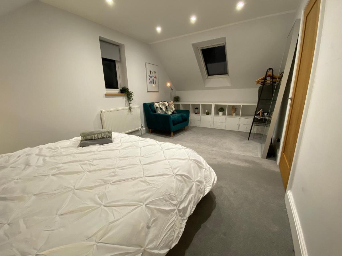 Unique Luxury Detached Apartment In Windsor That Sleeps 4 Exteriör bild