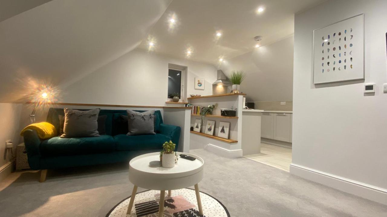 Unique Luxury Detached Apartment In Windsor That Sleeps 4 Exteriör bild