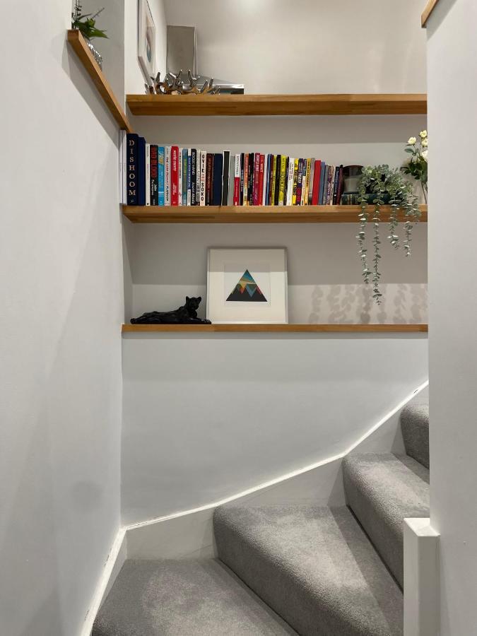 Unique Luxury Detached Apartment In Windsor That Sleeps 4 Exteriör bild