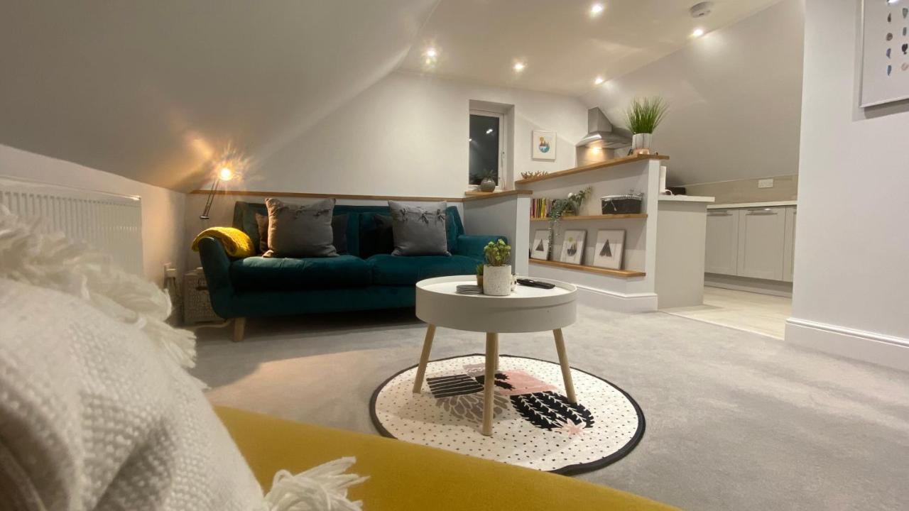 Unique Luxury Detached Apartment In Windsor That Sleeps 4 Exteriör bild