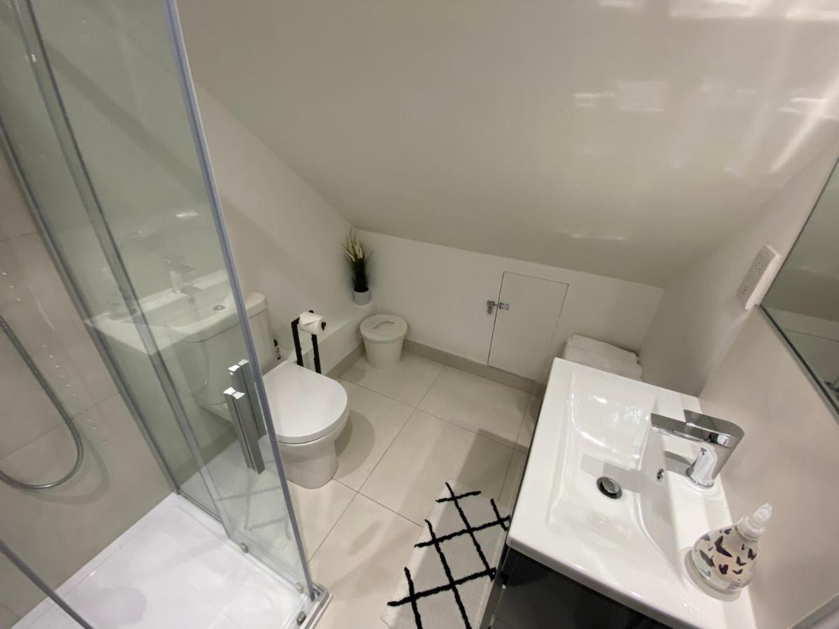 Unique Luxury Detached Apartment In Windsor That Sleeps 4 Exteriör bild